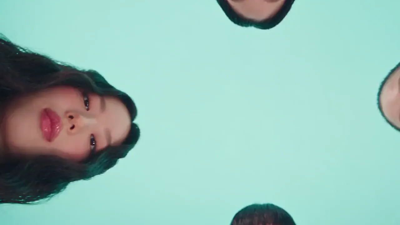 Campaña con IA para un gloss de labios