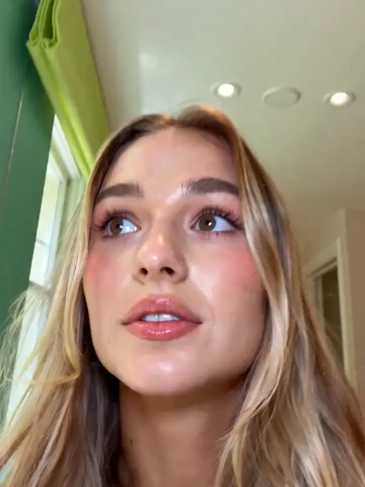 Vídeo UGC con IA para un sérum de skincare